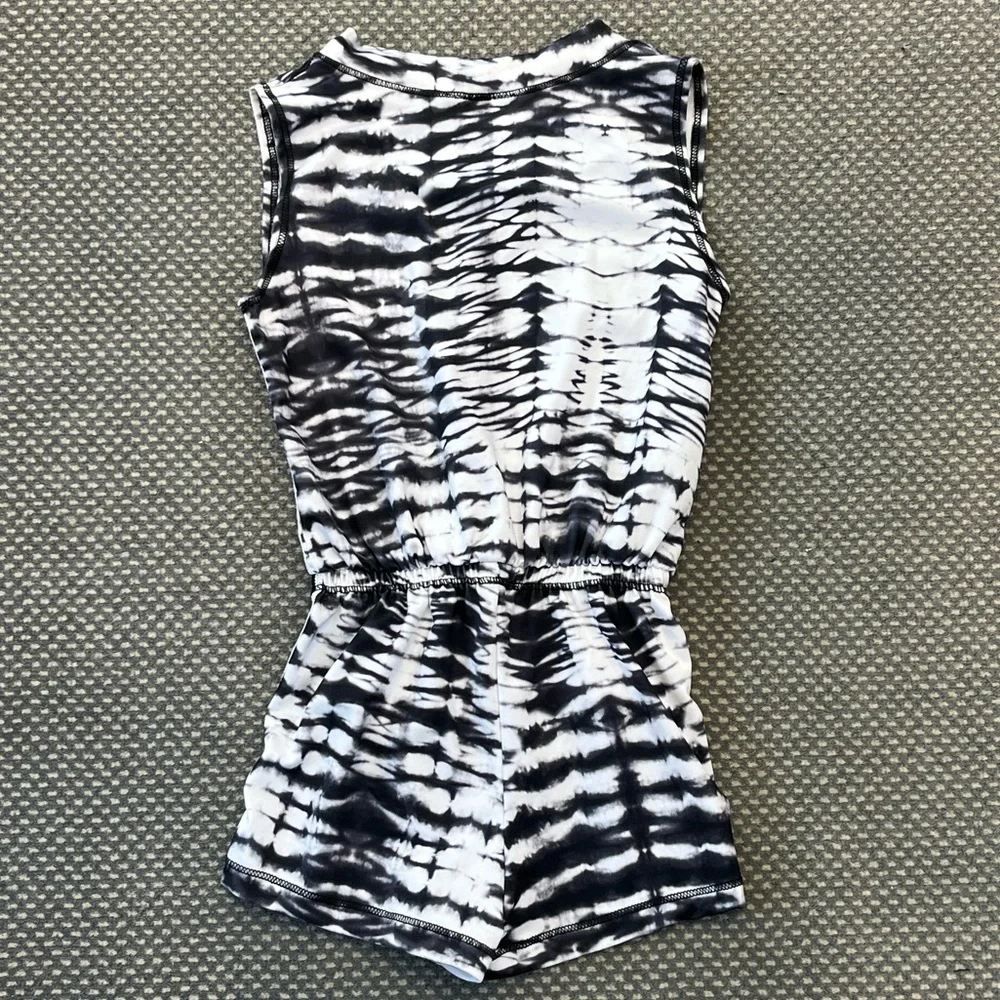 Random Hearts Romper - Picture 2 of 3